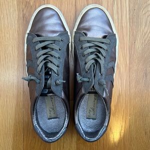 Metallic silver vintage Havana slipons